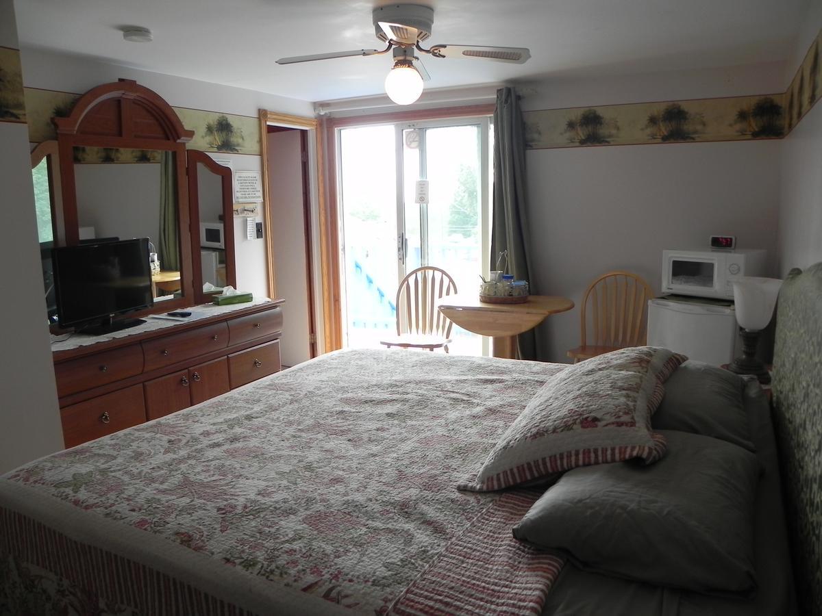 Lakeview Motel & Cottages ソーブル・ビーチ エクステリア 写真