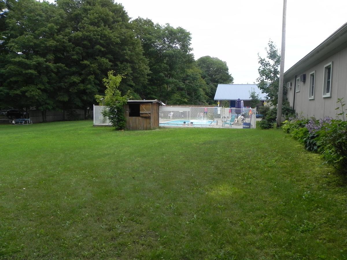 Lakeview Motel & Cottages ソーブル・ビーチ エクステリア 写真