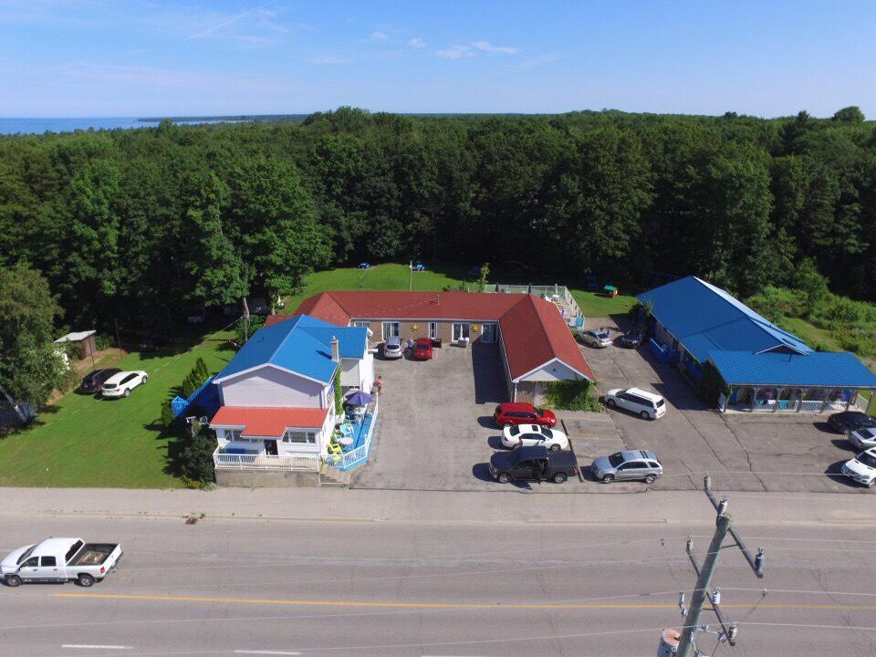 Lakeview Motel & Cottages ソーブル・ビーチ エクステリア 写真